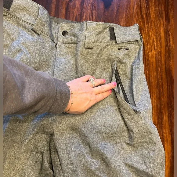 The North Face Light Gray Freedom ski/snowboard Pants - Picture 5 of 6